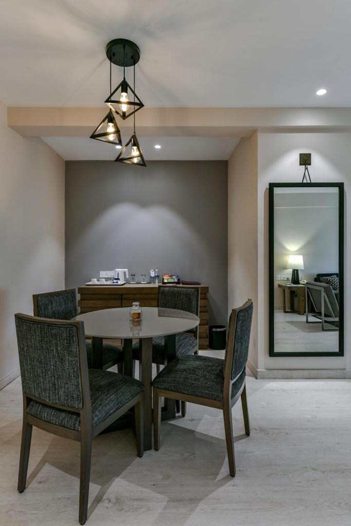 Sun-N-Sand Suites, Shirdi Extérieur photo