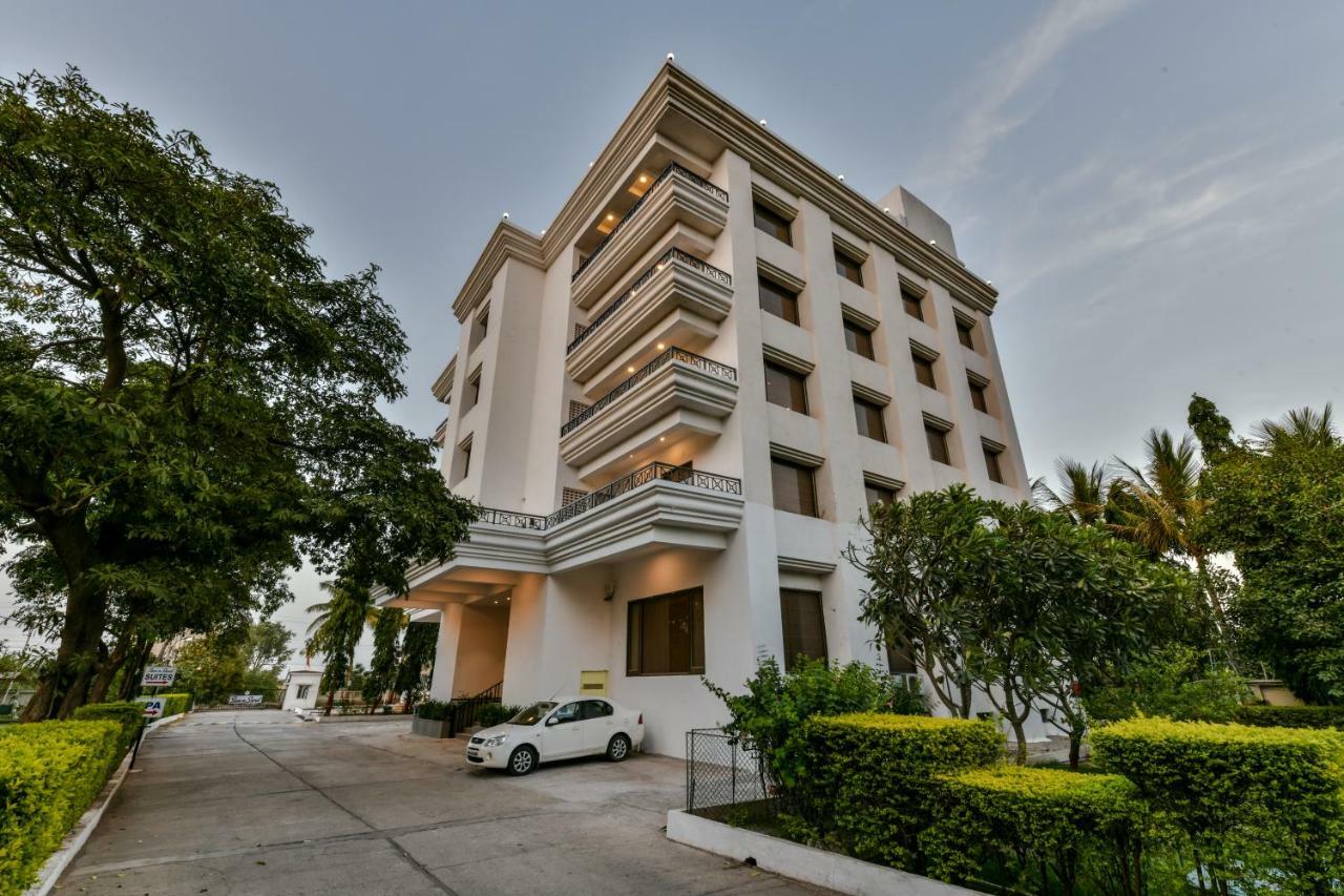 Sun-N-Sand Suites, Shirdi Extérieur photo